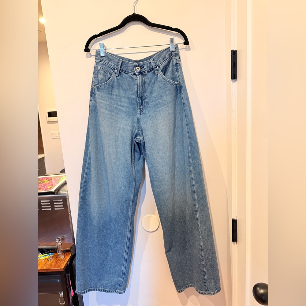 Uniqlo Women's High Rise Light Blue Jeans, size 25